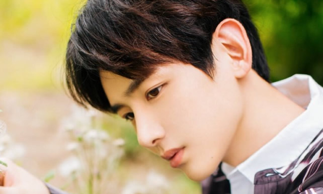 喬欣和白敬亭演的，白敬亭太帥了