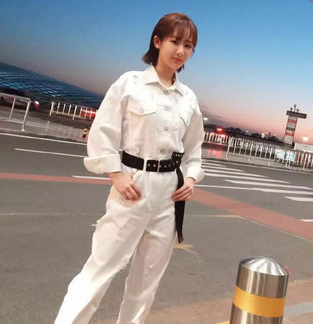 曝楊紫張藝興新戀情(楊紫身高體重)