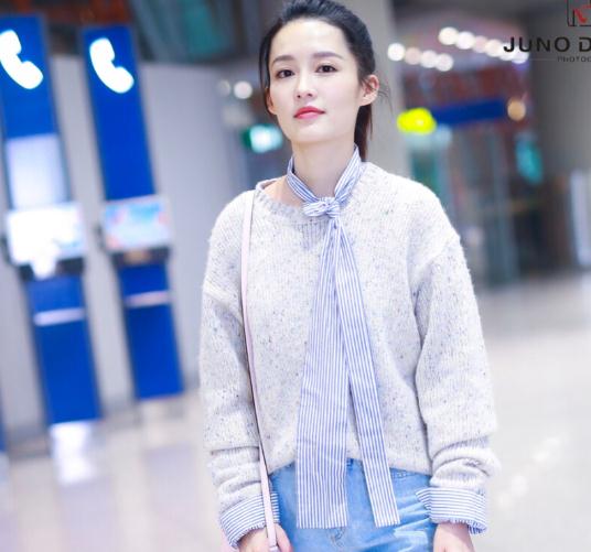 李沁多高?(李沁生活中什么樣)