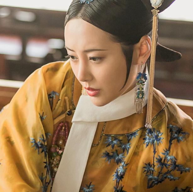 李純的男朋友是誰?(李純個人資料家庭背景介紹) 李純的男朋友是誰?(李純個人資料家庭背景介紹)