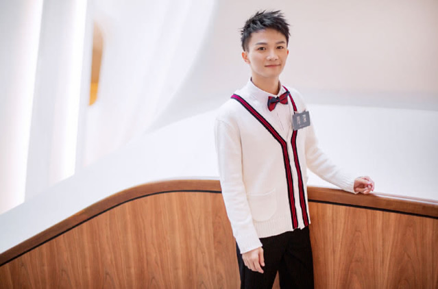 周深微博超話常年第一(周深什么民族)