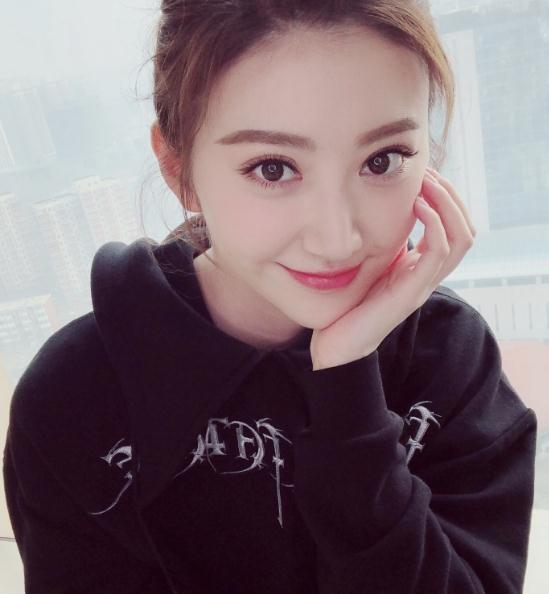 張繼科景甜宣布戀情(景甜個人資料)