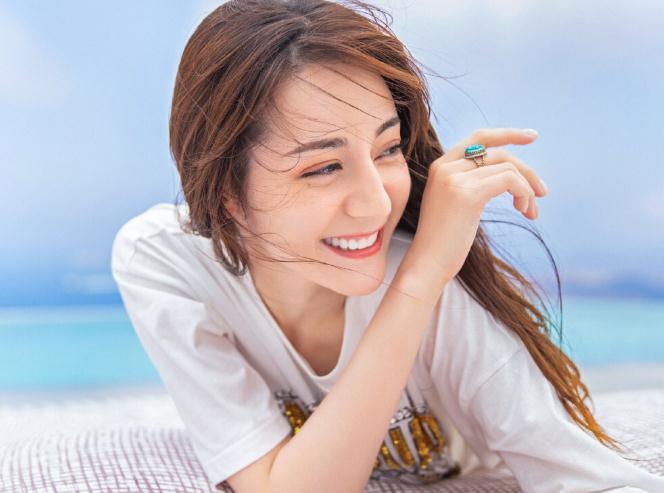 迪麗熱巴個人資料及家人(迪麗熱巴楊洋關系好嗎)