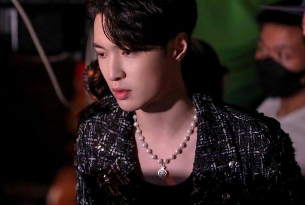 張藝興和其他三個關(guān)系怎么樣，張藝興國籍是哪國人