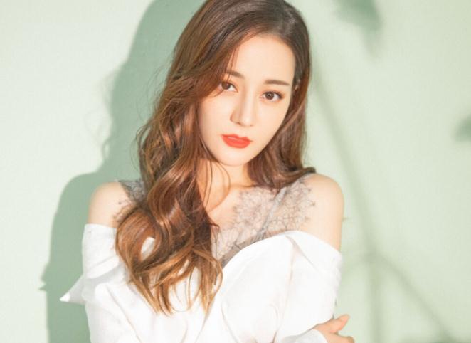 迪麗熱巴腿長(zhǎng)109從哪量的(迪麗熱巴代言的保健品)