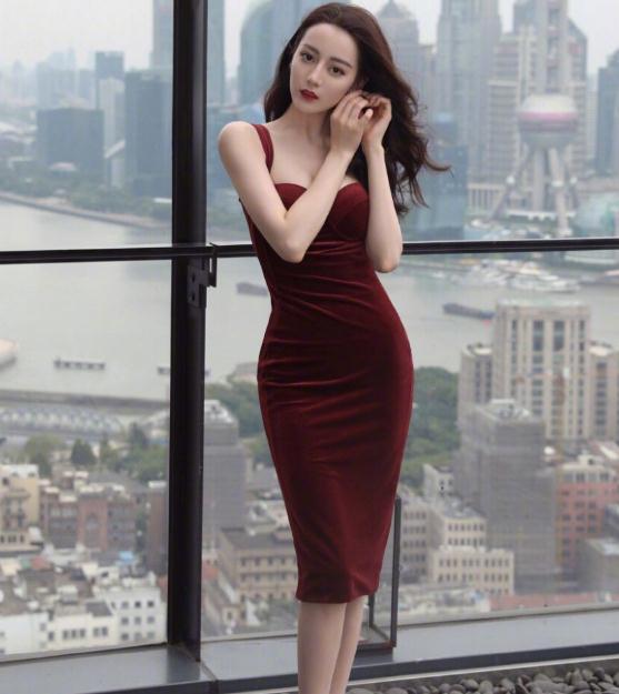 迪麗熱巴有工作室嗎(迪麗熱巴齊名新疆女演員)