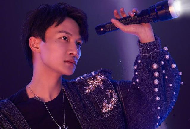 周深微博超話常年第一(周深什么民族)