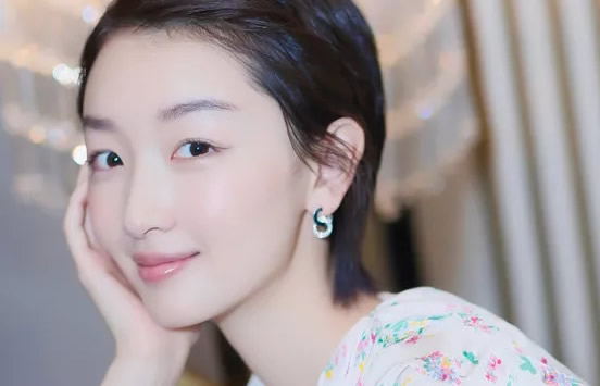 周冬雨前男友田明鑫(周冬雨超話微博)