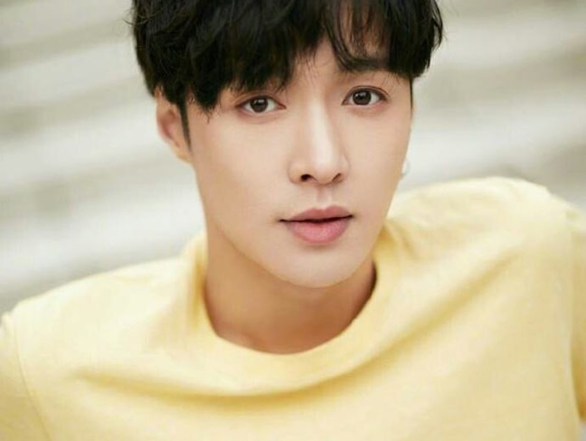 張藝興怎么了最近都在說他，張藝興和肖戰(zhàn)怎么認(rèn)識(shí)的